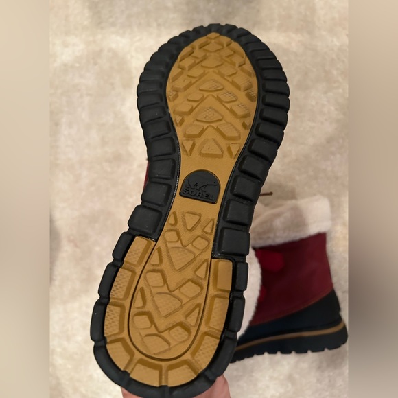 NWT! Sorel Woman's Cozy Carnival Waterproof Mid Boots Gypsy/Black 5.5 - Picture 8 of 8